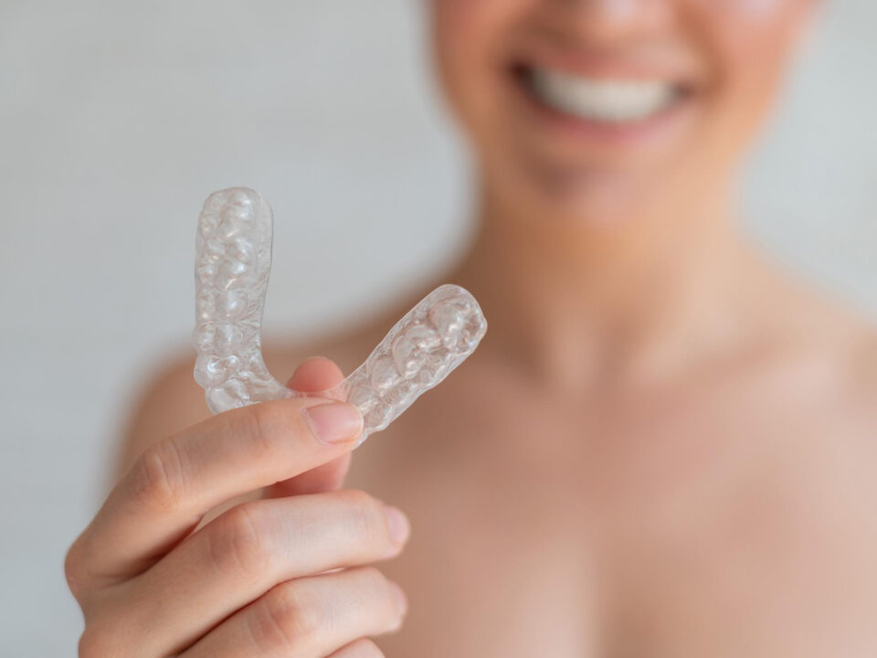 ¿Qué es la ortodoncia invisible y cómo funciona?